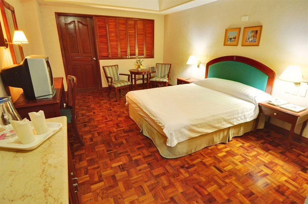 Sunrise Holiday Mansion Tagaytay City Exteriér fotografie